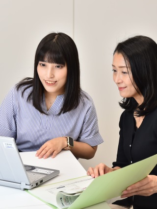 人材が入社に至るまでの一連の対応を、チームで担当。